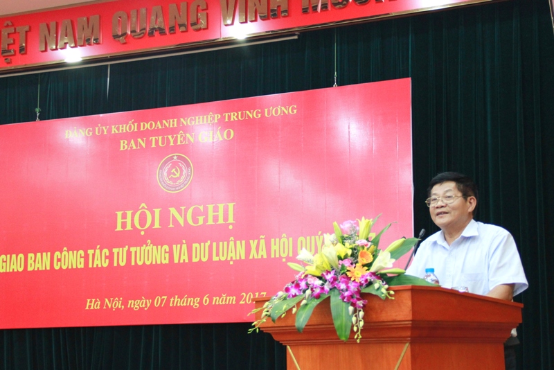 Đồng chí Nguyễn Minh Thủy - Phó viện trưởng Viện Nghiên cứu dư luận xã hội (Ban Tuyên giáo Trung ương) phát biểu tại Hội nghị.