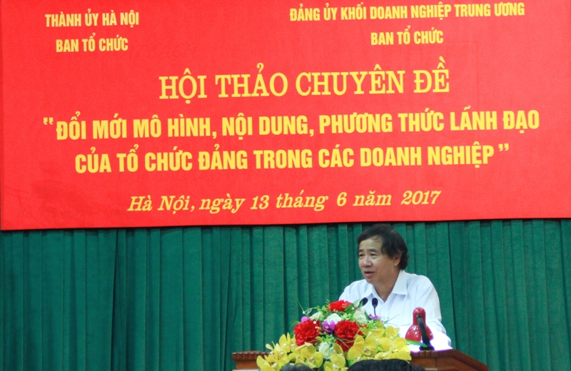 Đồng chí Trần Hữu Bình - Phó Bí thư Thường trực Đảng ủy Khối Doanh nghiệp Trung ương phát biểu tại Hội thảo.
