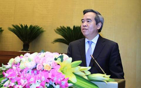 Đồng chí Nguyễn Văn Bình, Ủy viên Bộ Chính trị, Trưởng ban Kinh tế Trung ương giới thiệu những nội dung cơ bản của Nghị quyết Trung ương 5.