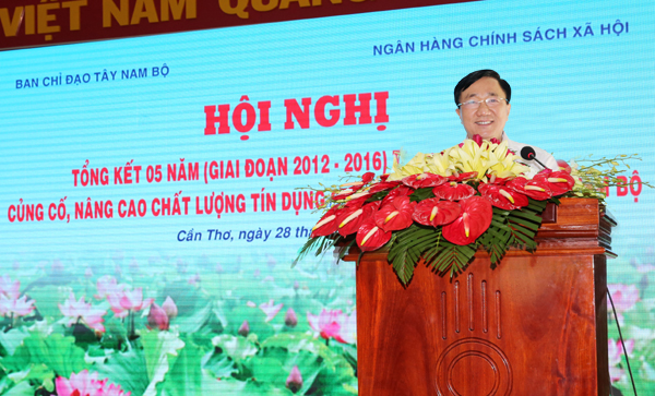 Tổng Giám đốc NHCSXH Dương Quyết Thắng báo cáo kết quả thực hiện Đề án trong 5 năm qua