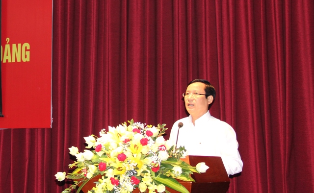 Đồng chí Phạm Tấn Công - Phó Bí thư Đảng ủy Khối quán triệt Chương trình hành động thực hiện các Nghị quyết Trung ương 5 khóa XII.