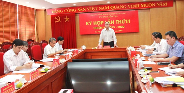 Đồng chí Đặng Hùng Minh - Ủy viên Ban Thường vụ, Chủ nhiệm UBKT Đảng ủy Khối chủ trì Kỳ họp.