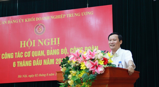 Đồng chí Phạm Tấn Công - Phó Bí thư Đảng ủy Khối phát biểu tại Hội nghị.