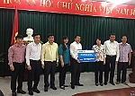 Tập đoàn Bảo Việt trao tặng gần 30 tỷ đồng cho các em học sinh, sinh viên nhân dịp khai trường