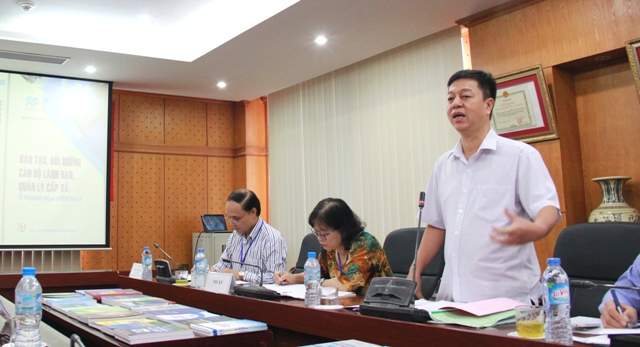 Đồng chí    Lâm - Phó Giám đốc, Phó Tổng Biên tập Nhà xuất bản phát biểu tại Tọa đàm.