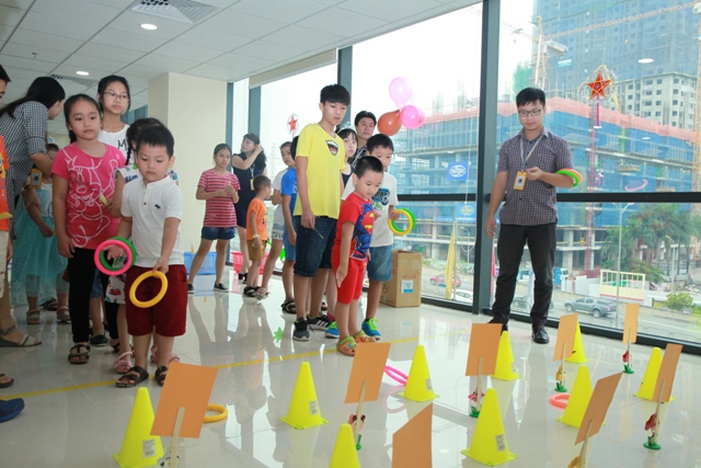Đoàn Tổng công ty Bưu điện tổ chức các hoạt động vui chơi cho trẻ em dịp Trung thu 2017.