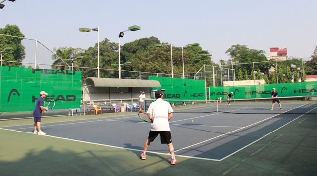 Các vận động viên tham gia thi đấu bộ môn quần vợt