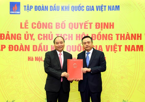 Thủ tướng trao quyết định bổ nhiệm Chủ tịch HĐTV Tập đoàn Dầu khí Việt Nam cho đồng chí Trần Sỹ Thanh