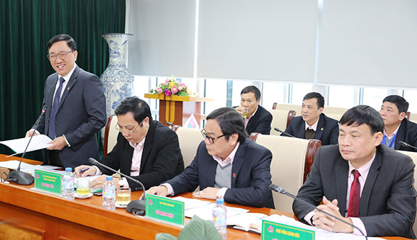Tổng Giám đốc NHCSXH Dương Quyết Thắng trình bày báo cáo