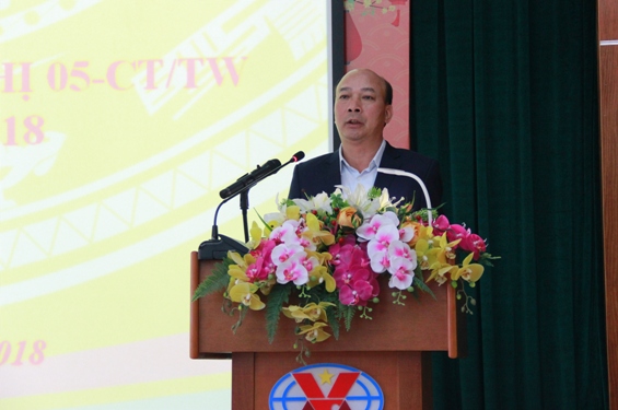 Đồng chí Lê Minh Chuẩn - Bí thư Đảng ủy, Chủ tịch HĐTV Tập đoàn TKV phát biểu tại Hội nghị