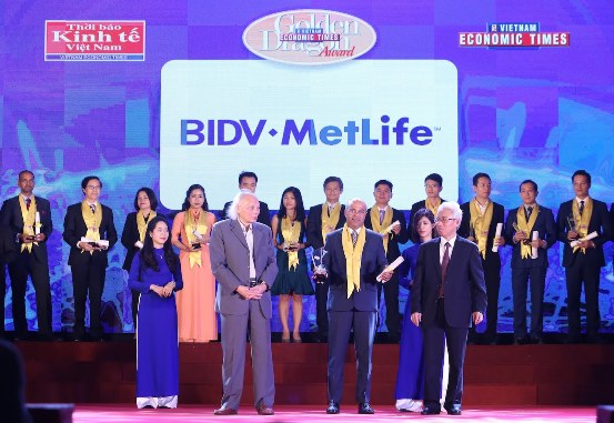 Đại diện BIDV tại lễ trao giải. 