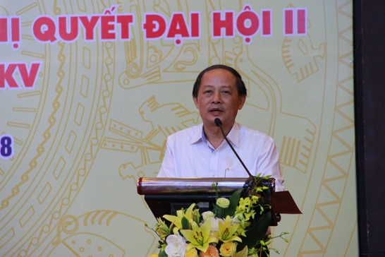 đồng chí Lê Tuấn Minh - Phó Bí thư thường trực Đảng ủy TKV báo cáo kết quả giữa nhiệm kỳ thực hiện Nghị quyết Đại hội Đảng bộ TKV lần thứ II