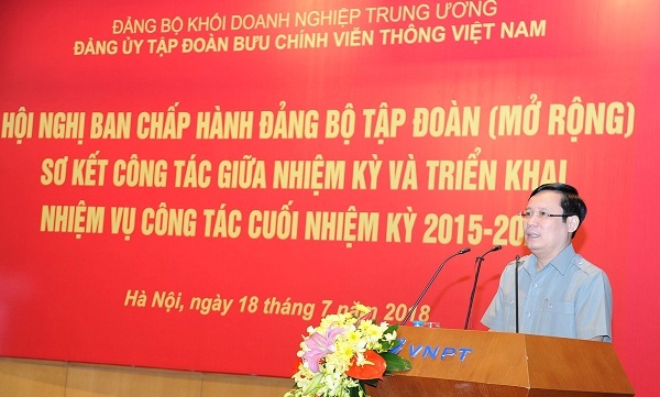 Đồng chí Phạm Tấn Công, Phó Bí thư Đảng ủy Khối Doanh nghiệp Trung ương phát biểu tại Hội nghị.