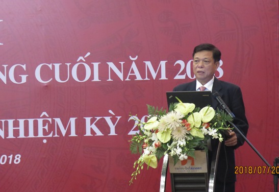 đồng chí Trần Sơn Châu – Phó Bí thư Đảng ủy, Tổng giám đốc Vinataba báo cáo tình hình thực hiện nhiệm vụ chính trị và xây dựng Đảng 6 tháng đầu năm 2018