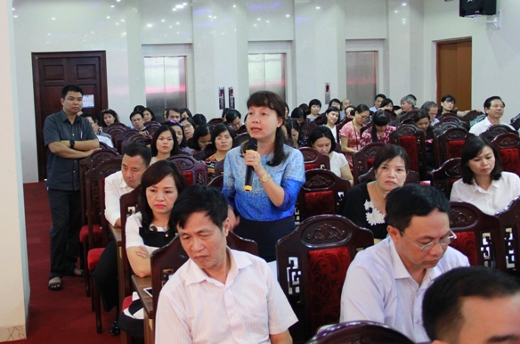 Đại diện Đảng bộ Tổng công ty Thuốc lá Việt Nam tham gia thảo luận tại Hội nghị
