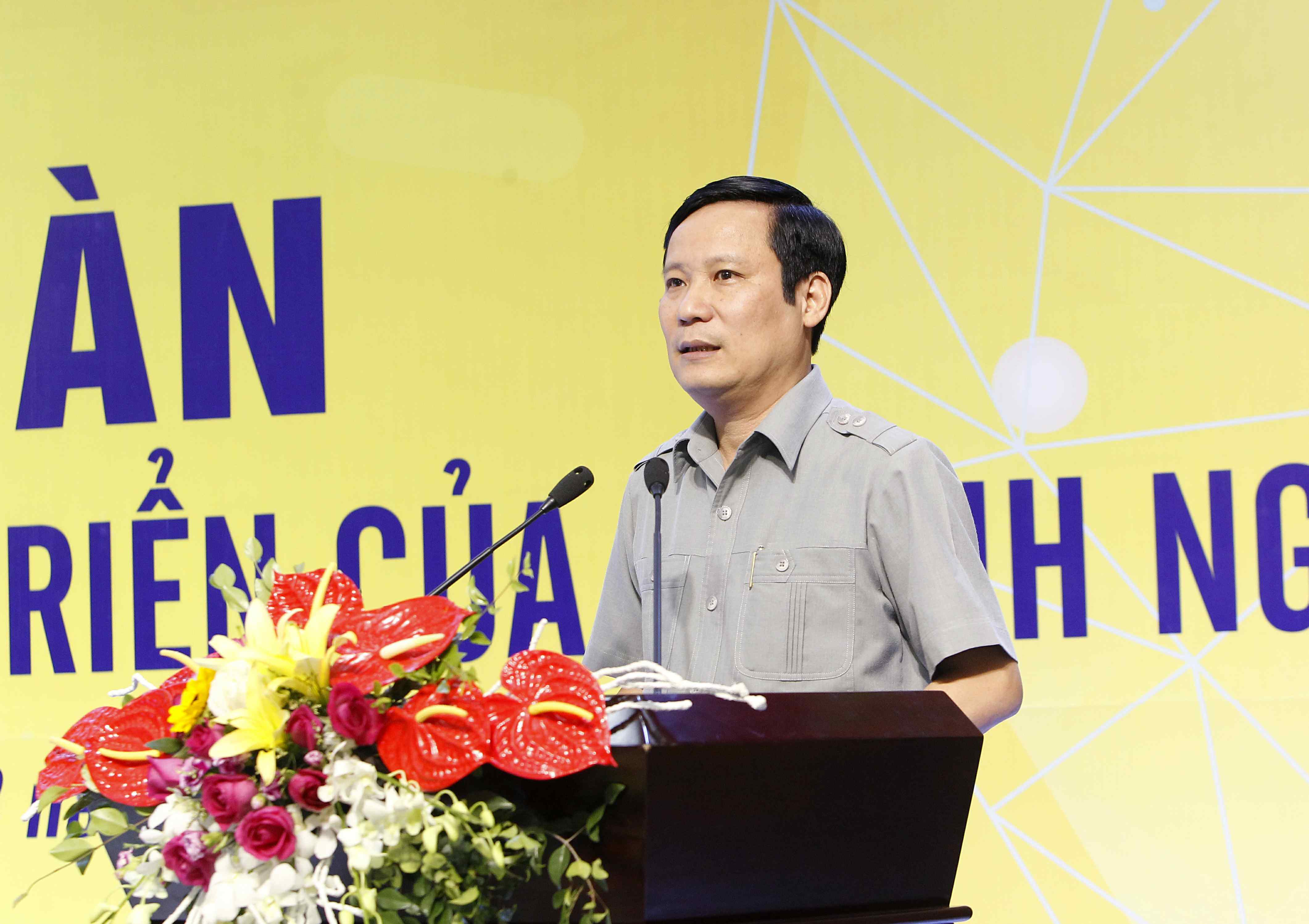 Đồng chí Phạm Tấn Công, Phó Bí thư Đảng ủy Khối DNTW phát biểu chỉ đạo tại Diễn đàn “Đổi mới, sáng tạo vì sự phát triển của doanh nghiệp” do Đoàn Khối tổ chức