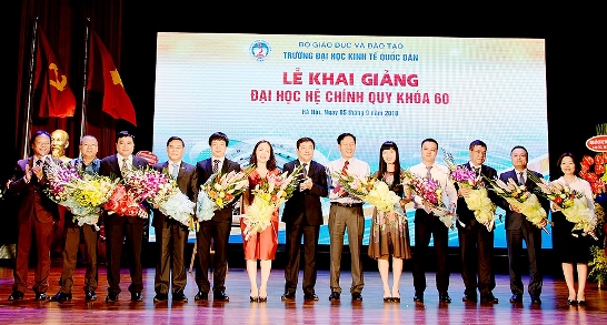Bảo Việt trao hõn 5 tỷ ðồng học bổng nhân dịp khai giảng nãm học mới 2018 - 2019