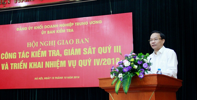 Đồng chí Lê Văn Châu - Phó Bí thư Đảng ủy Khối phát biểu chỉ đạo tại Hội nghị.