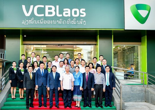 Đoàn công tác về tình hình hoạt động và phương án phát triển của Vietcombank Lào