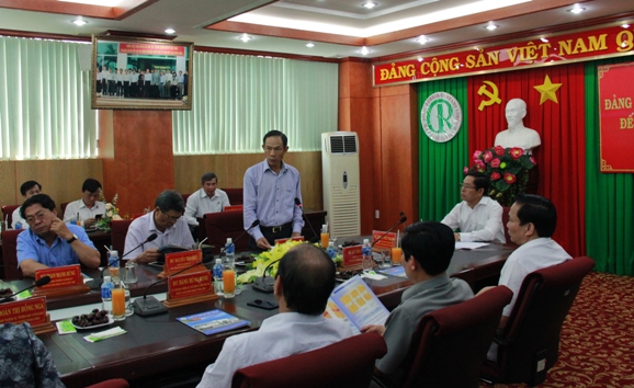 Đồng chí Trần Ngọc Thuận - Bí thư Đảng ủy, Chủ tịch HĐQT Tập đoàn CN Cao su Việt Nam phát biểu tại buổi làm việc