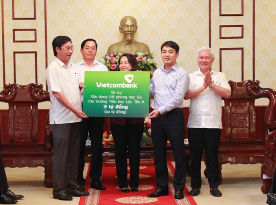 Vietcombank hỗ trợ 3 tỷ đồng để xây dựng 8 phòng học trường Tiểu học Lộc Tấn A, huyện Lộc Ninh, tỉnh Bình Phước
