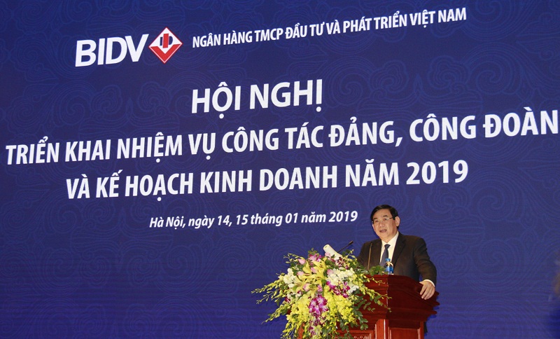 Đồng chí Phan Đức Tú - Ủy viên BCH Đảng bộ Khối DNTW, Bí thư Đảng ủy, Chủ tịch HĐQT BIDV phát biểu tại Hội nghị.