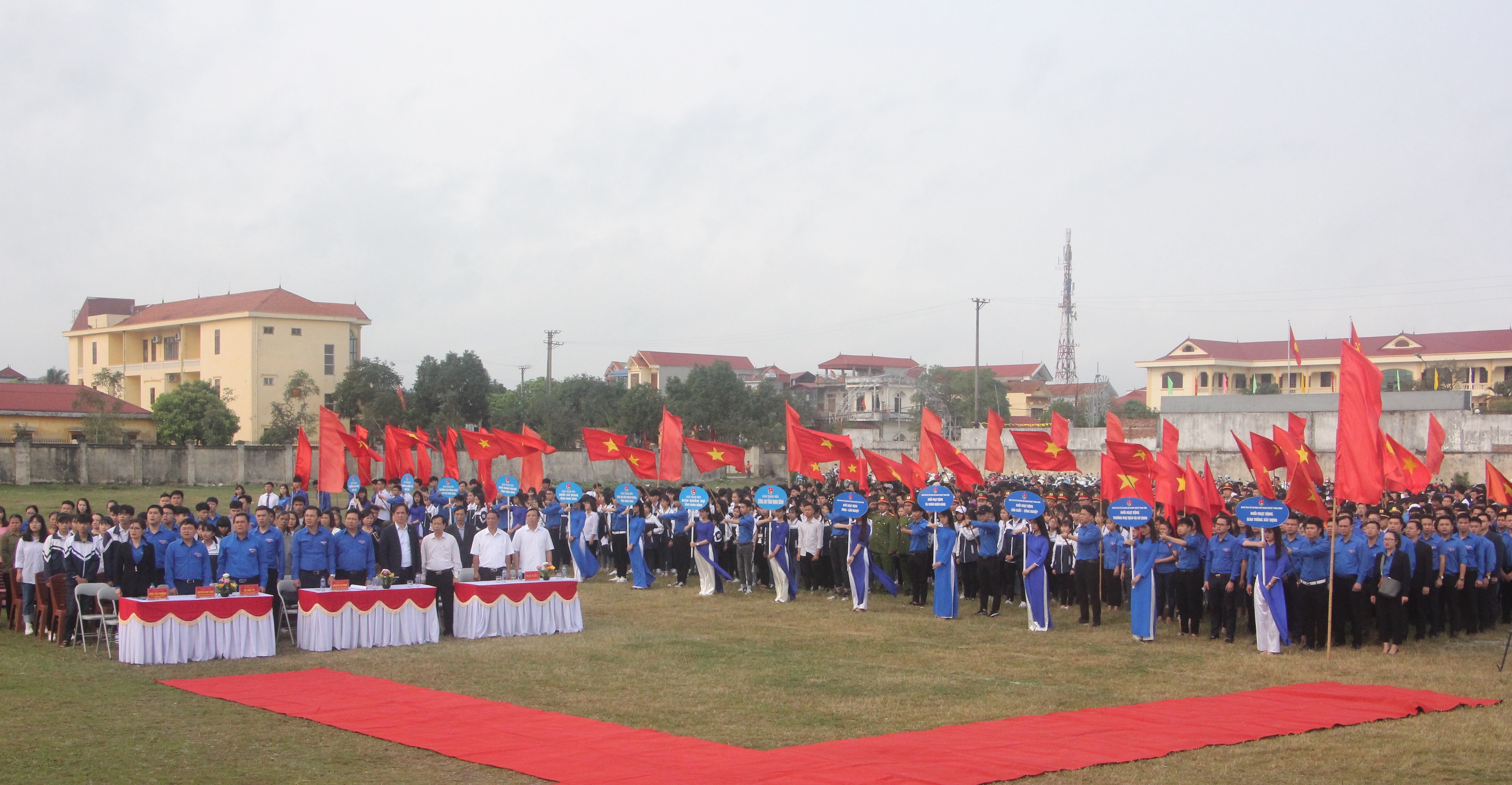 Hơn 1.000 đoàn viên, thanh niên Khối Doanh nghiệp Trung ương và đoàn viên thanh niên tỉnh Ninh Bình đã tham dự chương trình