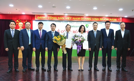 Trao các Quyết định nhân sự mới của Trường Đào tạo Vietcombank
