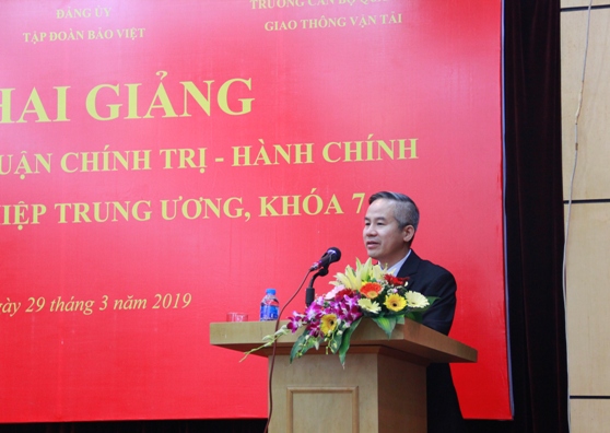 Bí thư Đảng ủy, Chủ tịch Hội đồng Quản trị Tập đoàn Bảo Việt phát biểu tại Lễ Khai giảng