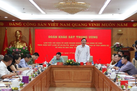 Đồng chí Lê Văn Châu – Phó Bí thư Đảng ủy Khối Doanh nghiệp Trung ương phát biểu ý kiến