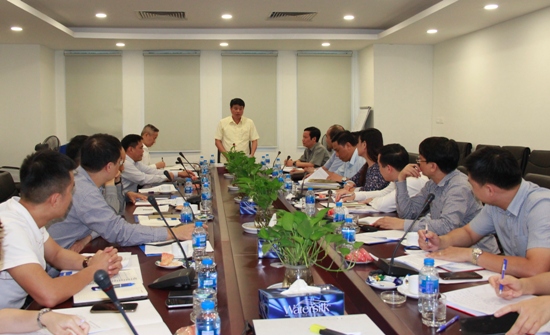 Đồng chí Y Thanh Hà Niê Kđăm - Bí thư Đảng ủy Khối DNTW chủ trì buổi làm việc.