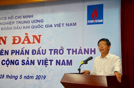 Đồng chí Trần Quang Dũng - Ủy viên Ban Thường vụ Đảng ủy, Trưởng ban Truyền Thông và Văn hóa Doanh nghiệp PVN phát biểu tại diễn đàn.