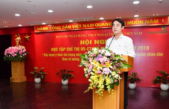 đồng chí Nghiêm Xuân Thành - Bí thư Đảng ủy, Chủ tịch HĐQT Vietcombank phát biểu kết luận Hội nghị.