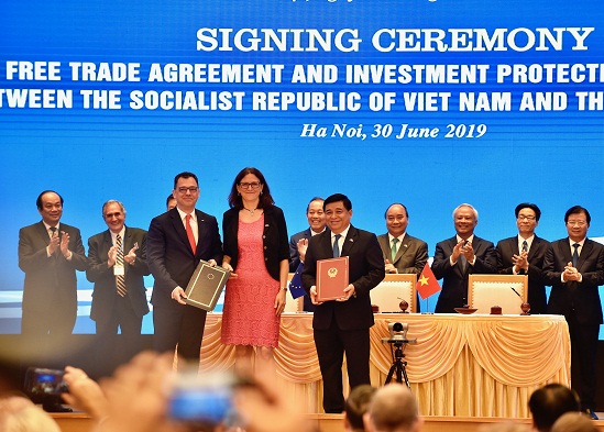 ký Hiệp định Bảo hộ Đầu tư Việt Nam - EU.