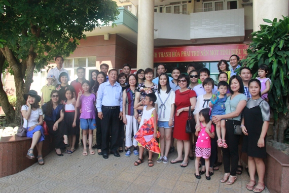 Công đoàn Cơ quan Đảng ủy Khối Doanh nghiệp Trung ương tổ chức cho cán bộ, nhân viên tham quan Hè 2016 tại Sầm Sơn, Thanh Hóa.