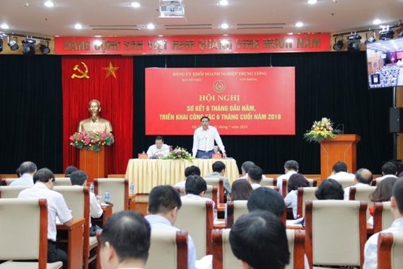 Đồng chí Hoàng Giang, Ủy viên Ban Thường vụ, Trưởng ban Tổ chức Đảng ủy Khối điều hành Hội nghị.