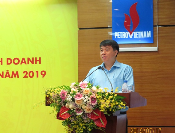 đồng chí Y Thanh Hà Niê Kđăm, Ủy viên Dự khuyết Trung ương Đảng, Bí thư Đảng ủy Khối Doanh nghiệp Trung ương phát biểu tại Hội nghị.