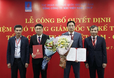 Ông Nguyễn Thanh Bình, Giám đốc Công ty Kinh doanh sản phẩm Khí được bổ nhiệm chức Phó Tổng Giám đốc Tổng Công ty và ông Nguyễn Công Luận, Trưởng Ban Tài chính giữ chức Kế toán trưởng Tổng Công ty