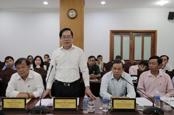 Bí thư Tỉnh ủy tỉnh Tây Ninh, Phạm Viết Thanh phát biểu tại buổi làm việc với Ngân hàng Chính sách xã hội.