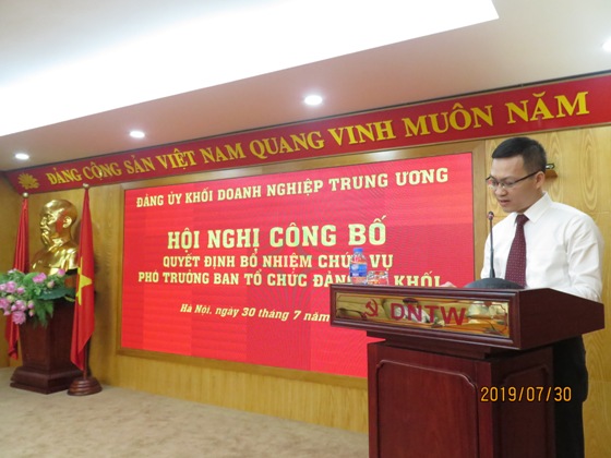 Đồng chí Hoàng Thanh Liêm – Phó Trưởng Ban Tổ chức Đảng ủy Khối Doanh nghiệp Trung ương phát biểu nhận nhiệm vụ.