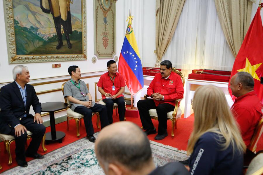 Tổng thống Vênzuela Nicolas Maduro tiếp đoàn đại biểu Đảng cộng sản Việt Nam.