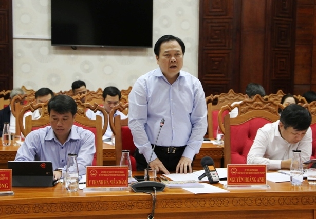 Đồng chí Nguyễn Hoàng Anh, Ủy viên BCH Trung ương Đảng, Chủ tịch Ủy ban Quản lý vốn nhà nước tại doanh nghiệp phát biểu tại buổi làm việc.