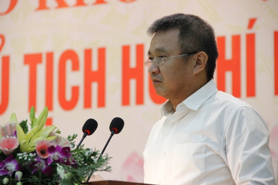 Đồng chí Dương Trí Thành, Bí thư  Đảng ủy, Tổng Giám đốc TCT Hàng không Việt Nam tham luận tại Hội thảo.