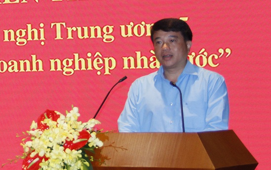 Đồng chí Y Thanh Hà Niê Kđăm phát biểu tại Hội nghị.