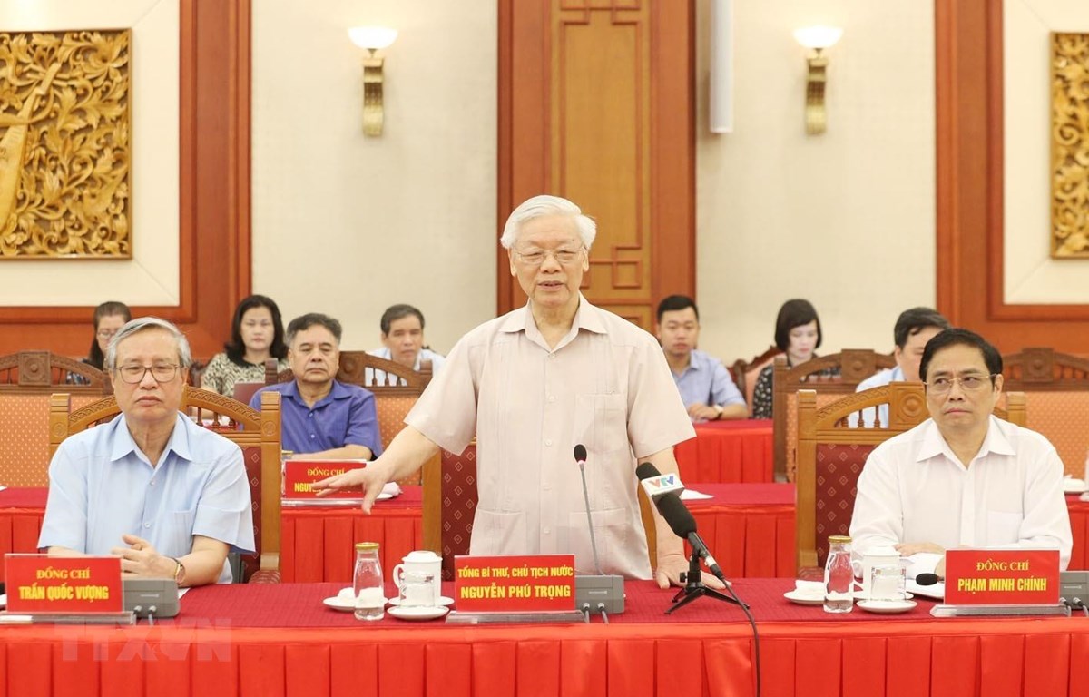 Tổng Bí thư, Chủ tịch nước Nguyễn Phú Trọng, Trưởng Tiểu ban Văn kiện Đại hội XIII của Đảng phát biểu khai mạc hội nghị. 