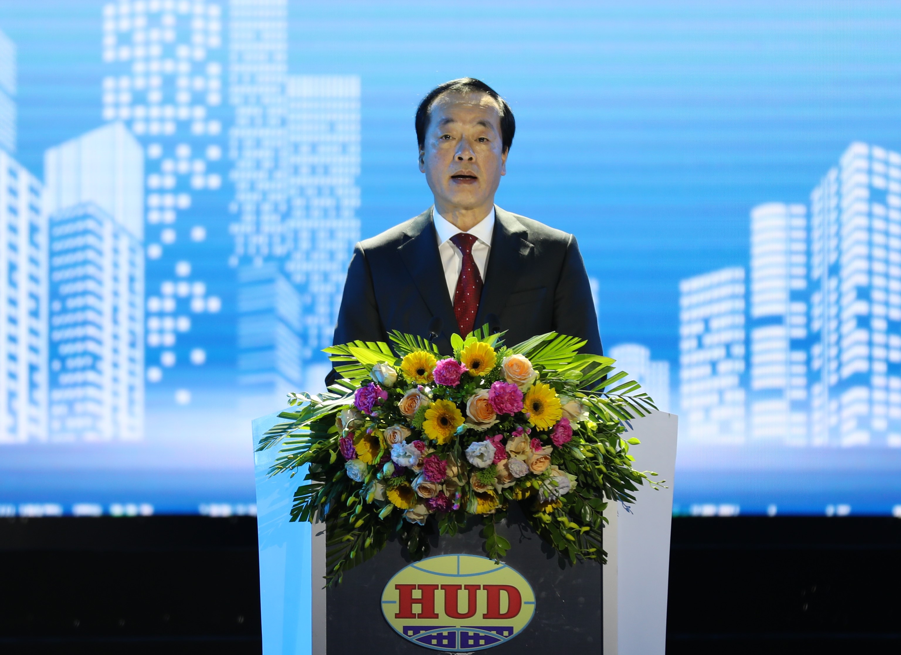 Đồng chí Phạm Hồng Hà, Ủy viên BCH Trung ương Đảng, Bộ trưởng Bộ Xây dựng phát biểu tại buổi Lễ kỷ niệm.
