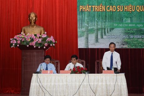 Đồng chí Trần Ngọc Thuận - Bí thư Đảng ủy, Chủ tịch HĐQT VRG phát biểu tại hội nghị.