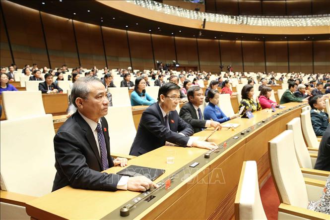 Đại biểu Quốc hội thành phố Đà Nẵng biểu quyết thông qua Nghị quyết kỳ họp thứ 8, Quốc hội khóa XIV.