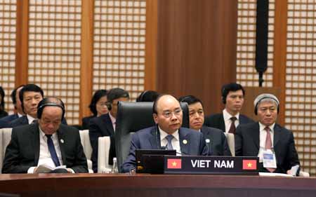 Thủ tướng và đoàn Việt Nam dự Hội nghị Cấp cao Mekong-Hàn Quốc lần thứ nhất.
