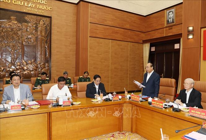 Đồng chí Nguyễn Xuân Phúc, Ủy viên Bộ Chính trị, Thủ tướng Chính phủ, Ủy viên Thường vụ Quân ủy Trung ương phát biểu tại Hội nghị.